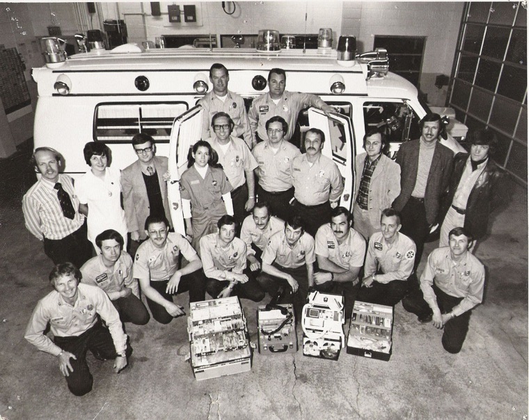 1976 - MVFD First Paramedic Class.jpg